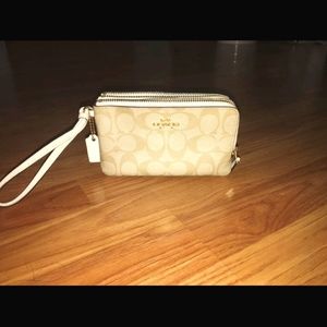 Beautiful new double zip coach large wristlet.